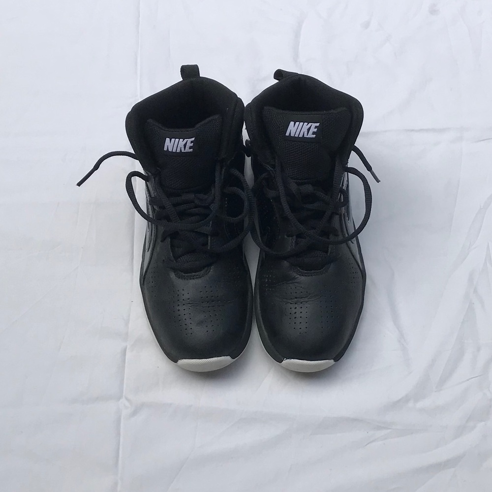 Nike Black Kid’s Basketball Shoes